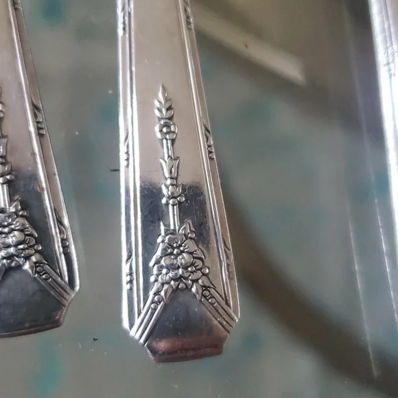 Community x16 - Picture 2 of 4